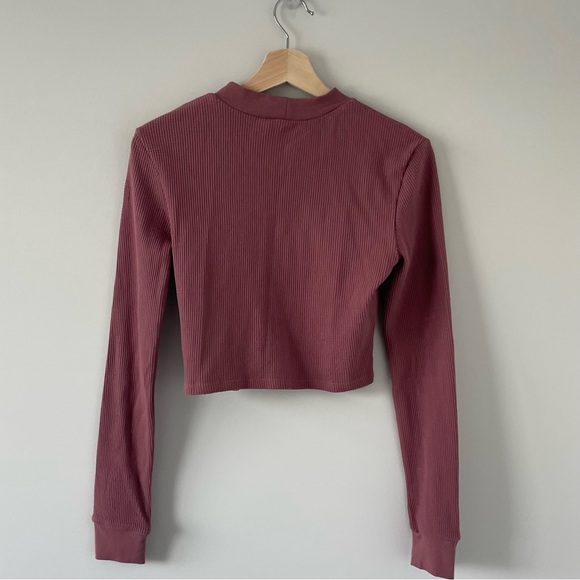 Long Sleeve Crop Top - Picture 3 of 3